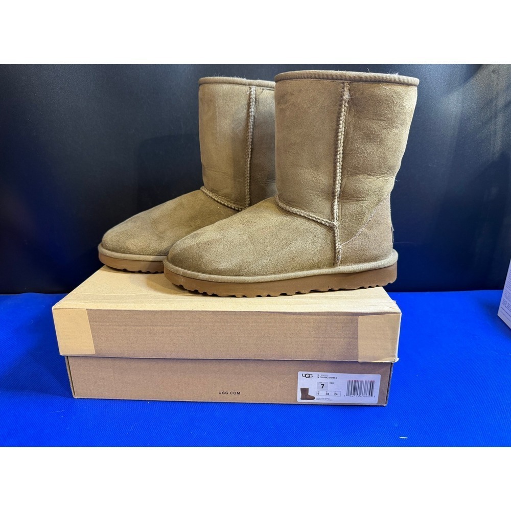 UGG Classic Short‎ II Brown Suede Fur Boots Womens Size 7